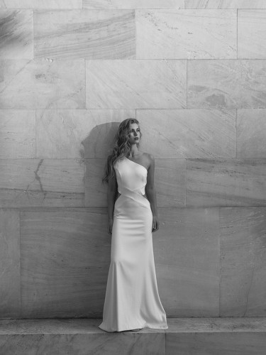 Junika Weddings Onesholder Kleid schlicht Standesamt-AnnaDi-Athens0138BW